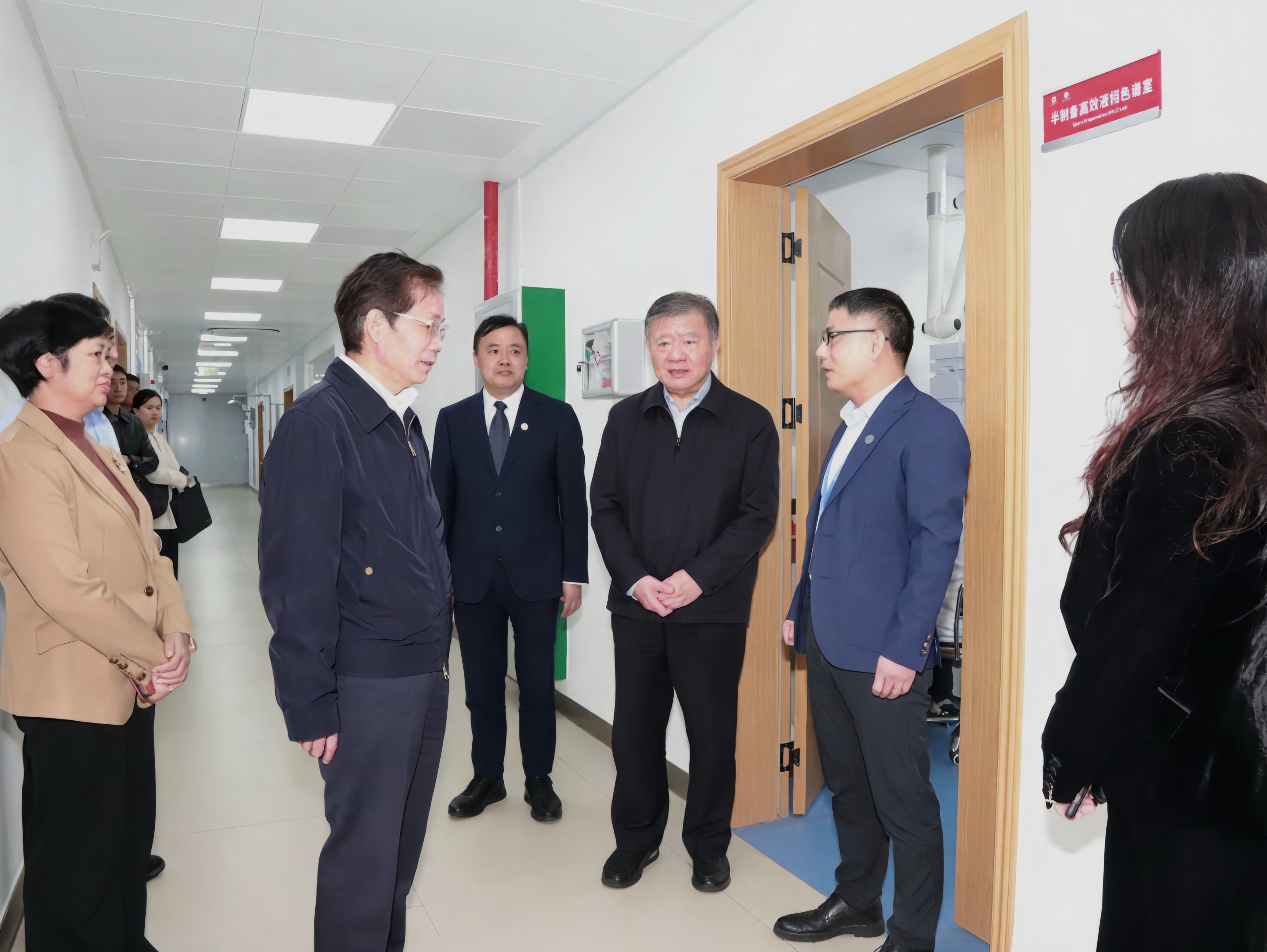 陈竺院士莅临我校调研