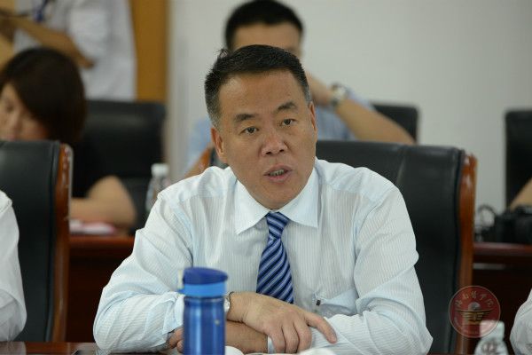 吕传柱院长回答专家提问.jpg