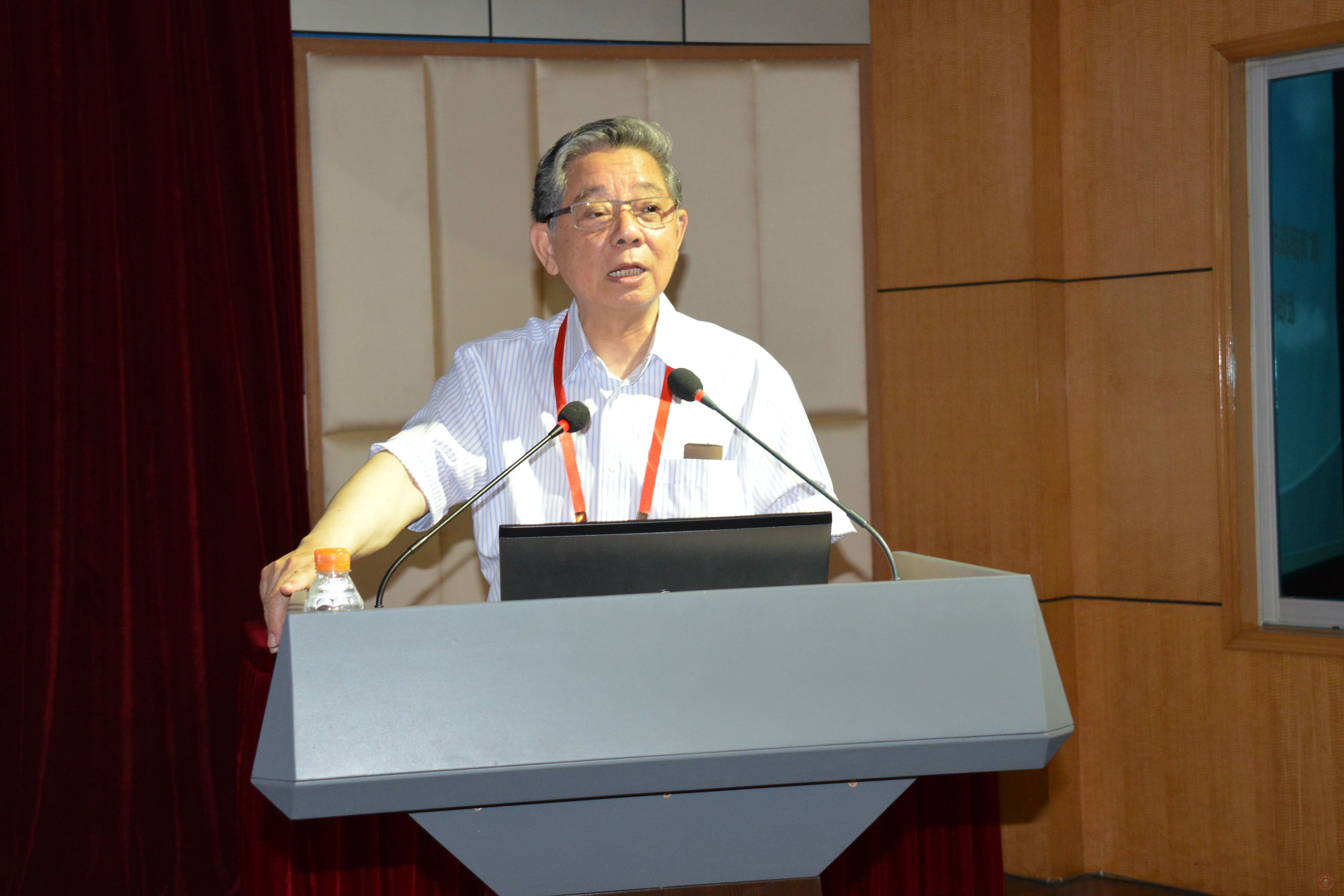 李宏为教授主持汇报会.jpg