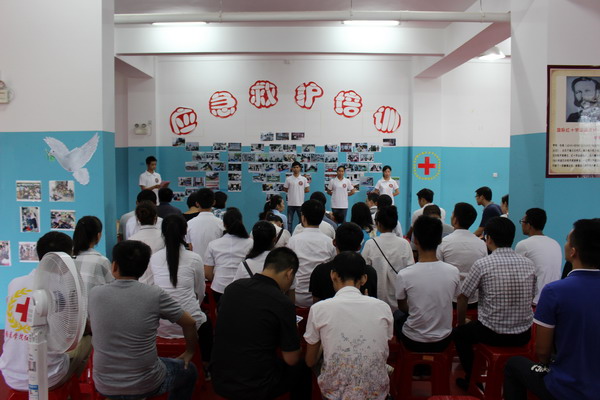 1475203391962879.jpg 急救培训_ .JPG