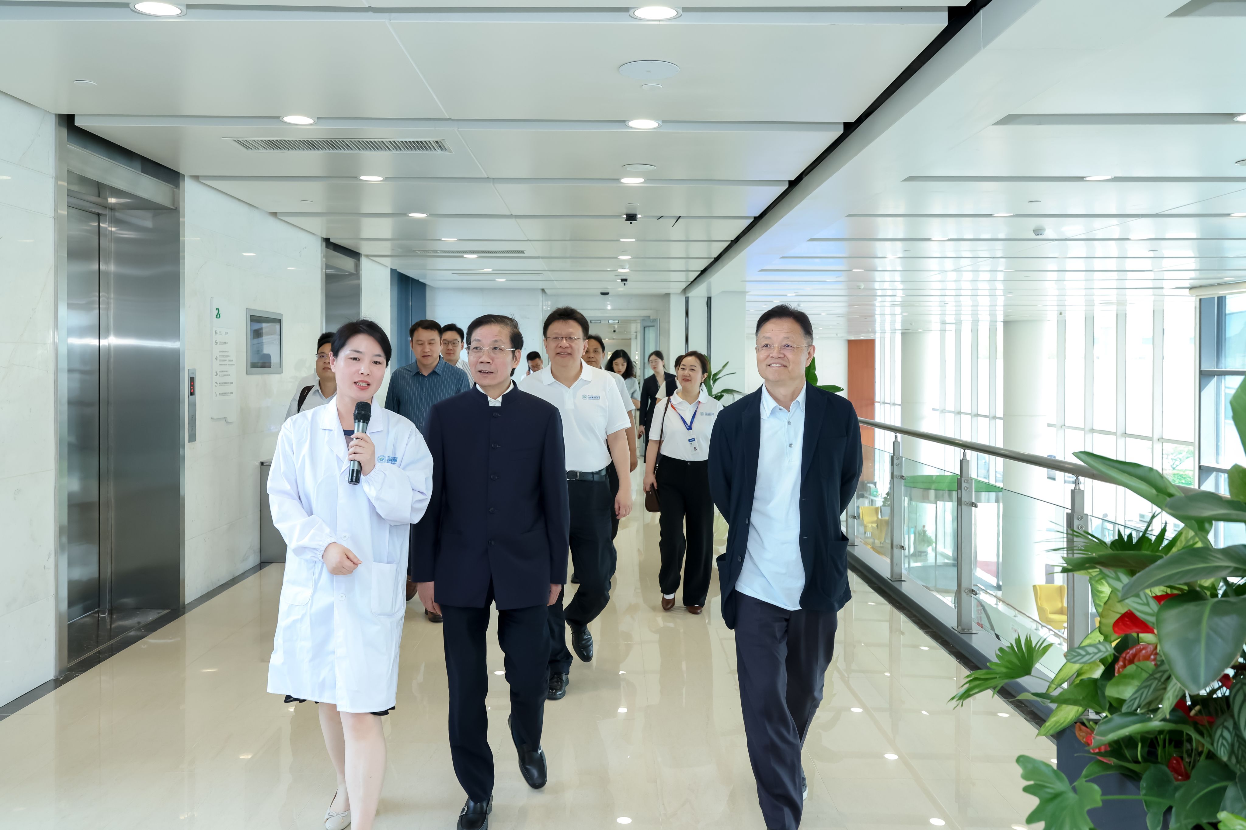 陈国强校长一行赴先声药业集团、九州通医药集团开展合作交流