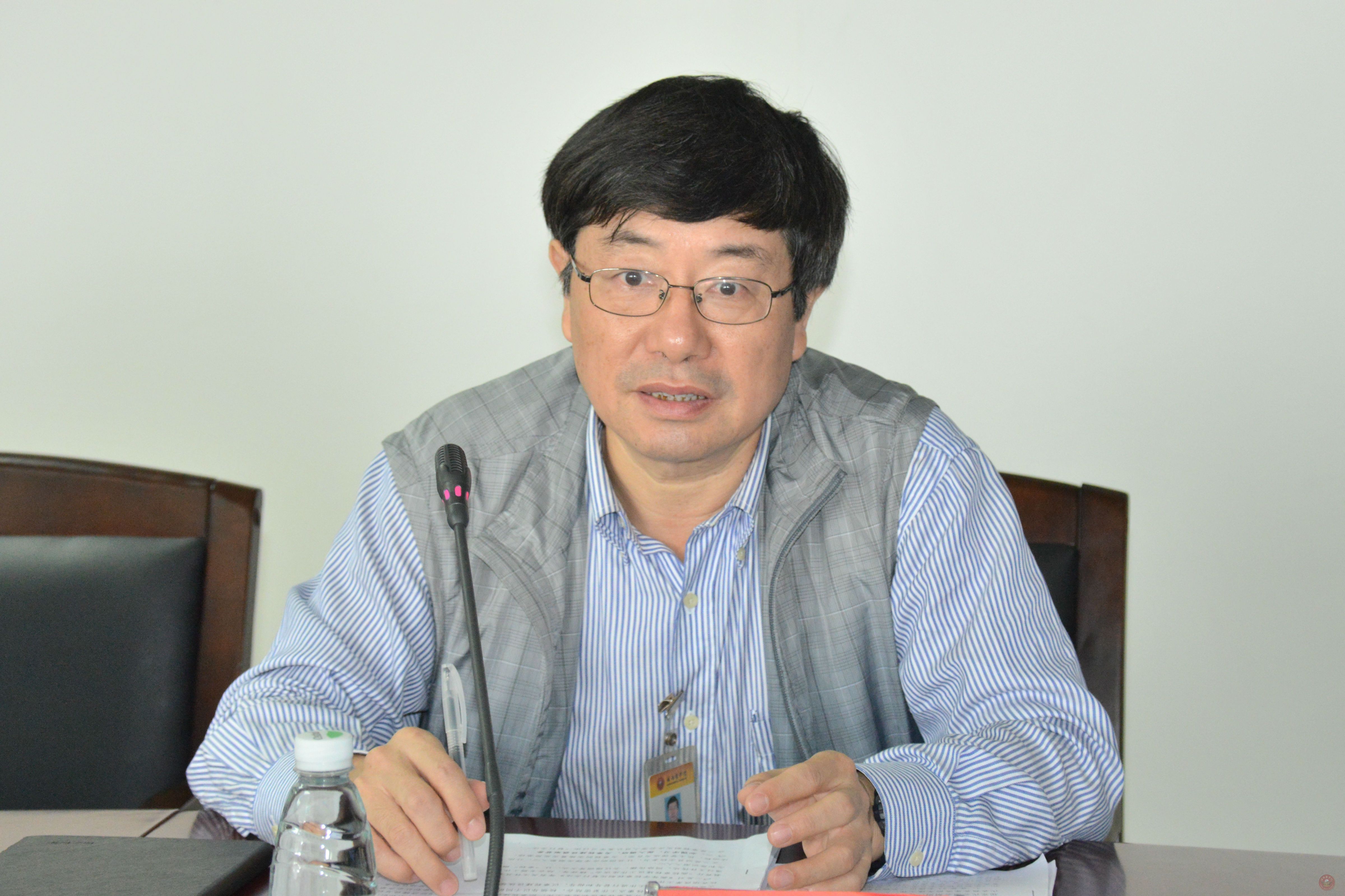 曾渝副院长介绍章程建设情况.jpg