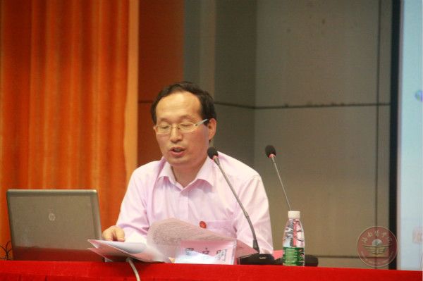 黑启明院长.jpg
